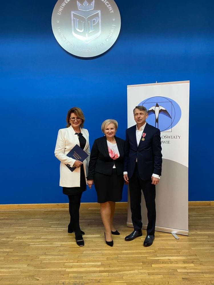 Nagroda Małopolskiego Kuratora Oświaty dla dr Iwony Jamro - Dyrektora szkoły