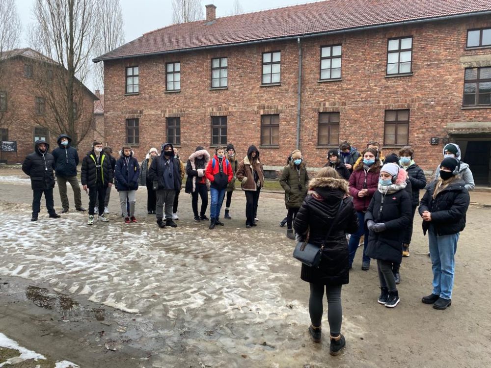 Przychodzę, więc i klękam na tej Golgocie naszych czasów... - wycieczka do Oświęcimia