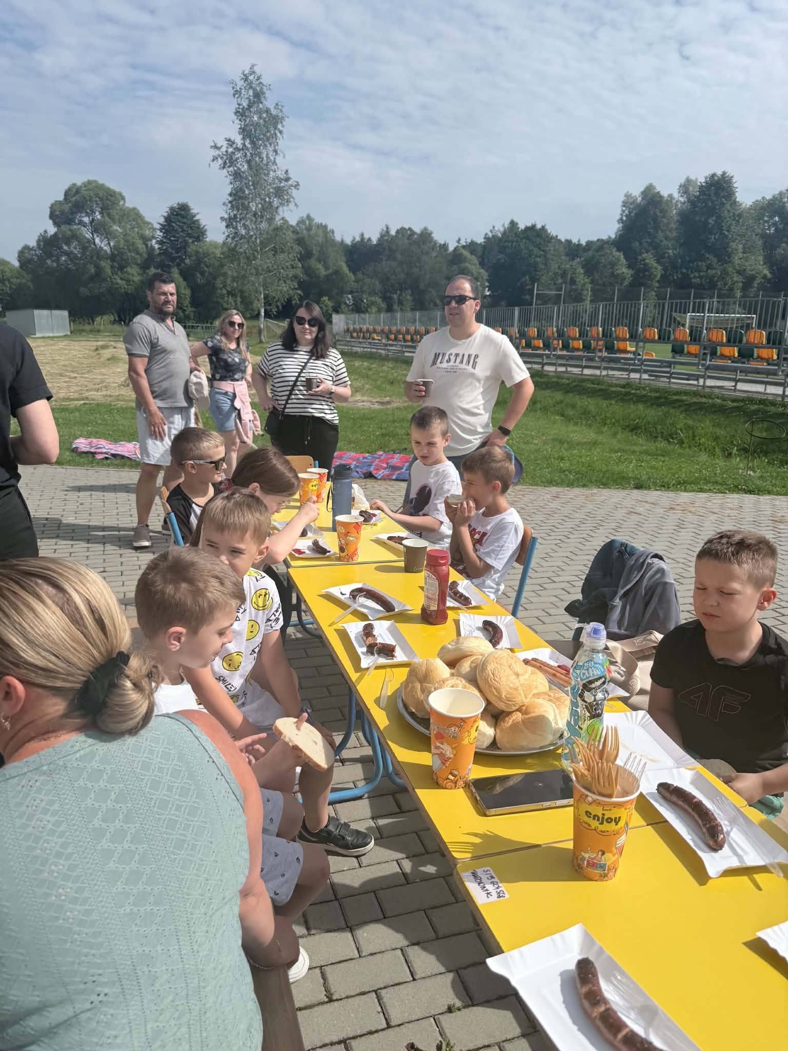 Rodzinne spotkanie przy grillu